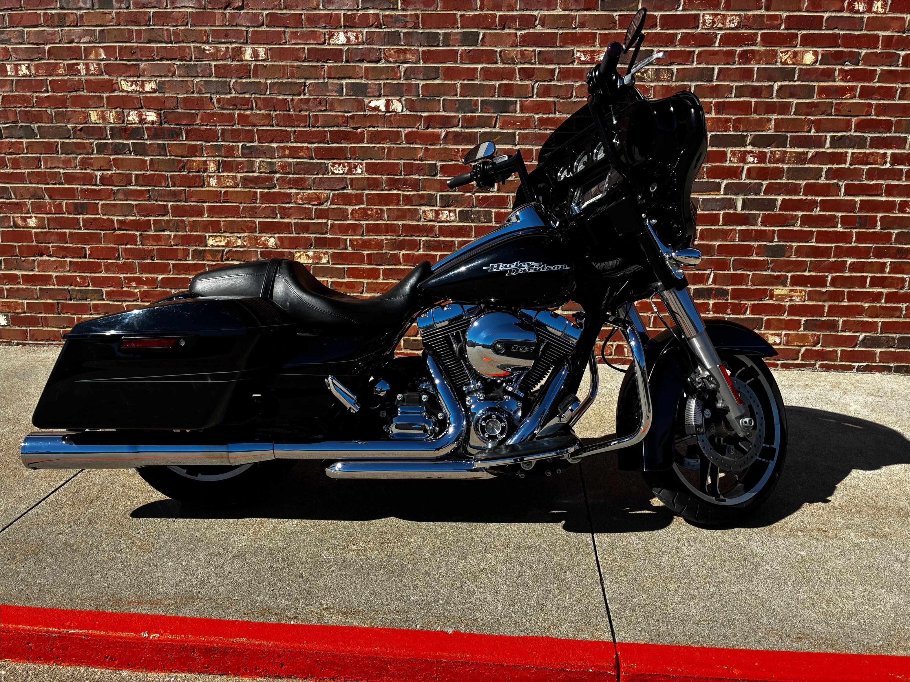 2014 Harley-Davidson Street Glide® Special 1