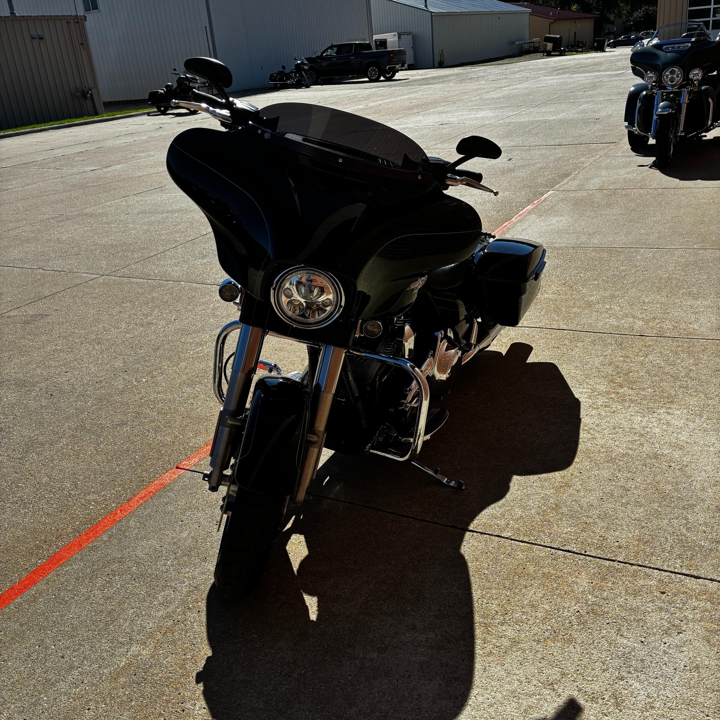 2014 Harley-Davidson Street Glide® Special 3