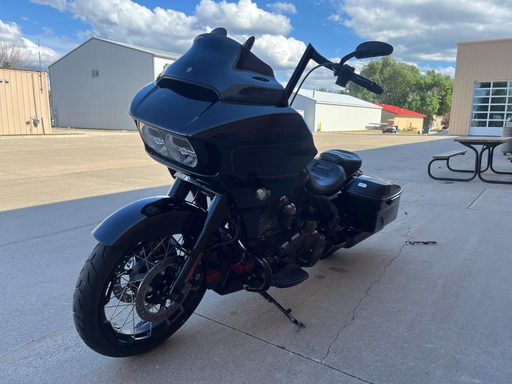 2021 Harley-Davidson CVO Road Glide® 4