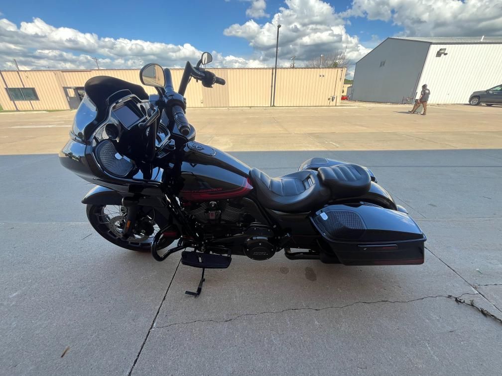 2021 Harley-Davidson CVO Road Glide® 5