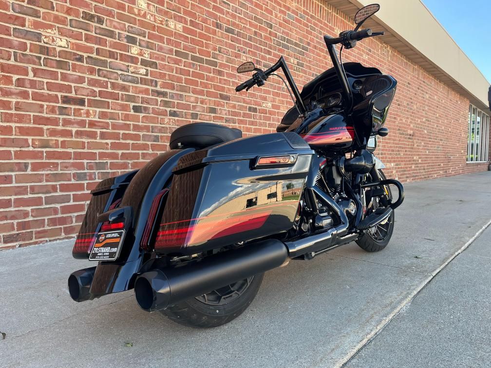 2021 Harley-Davidson CVO Road Glide® 8