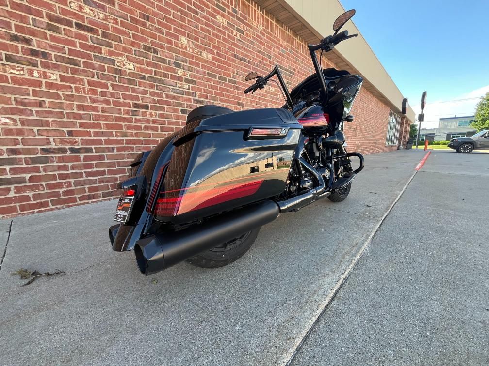 2021 Harley-Davidson CVO Road Glide® 9