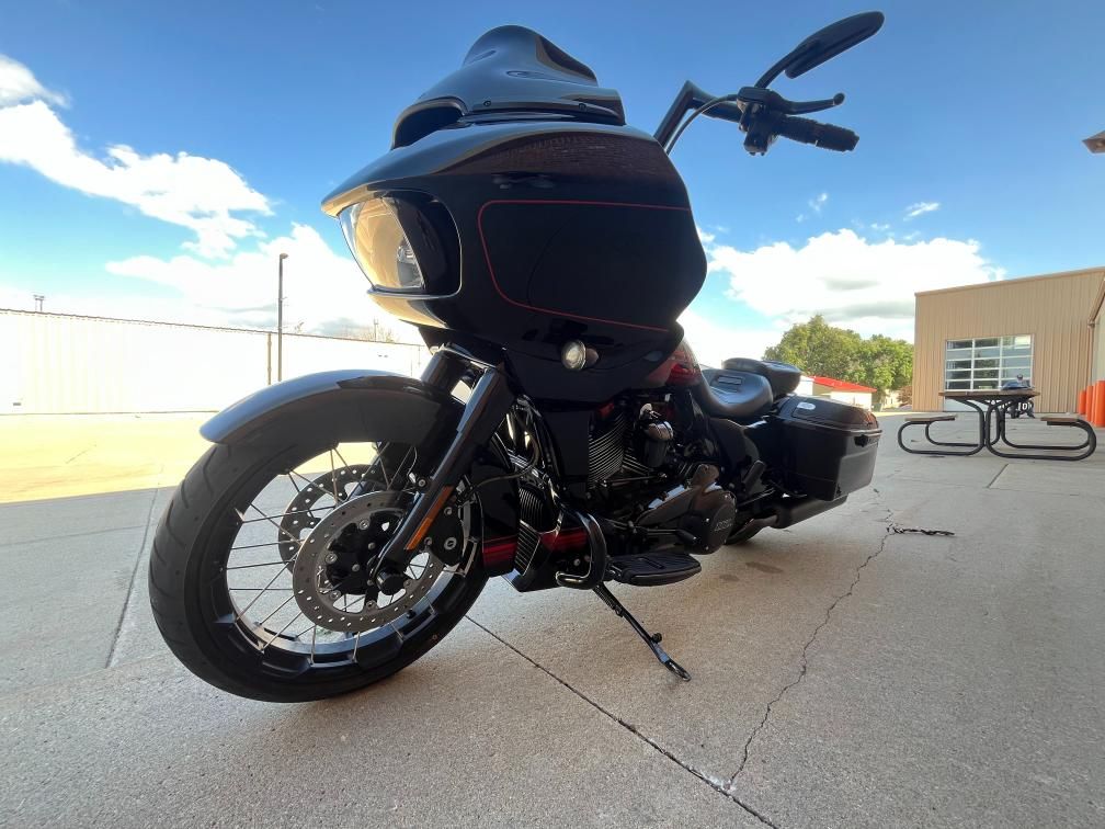 2021 Harley-Davidson CVO Road Glide® 11