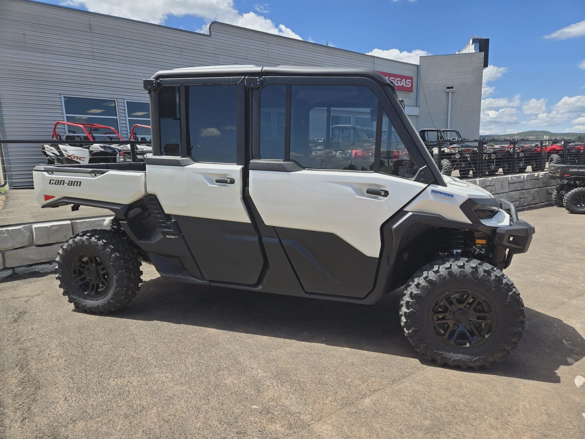 Can-Am Defender Max Limited Image