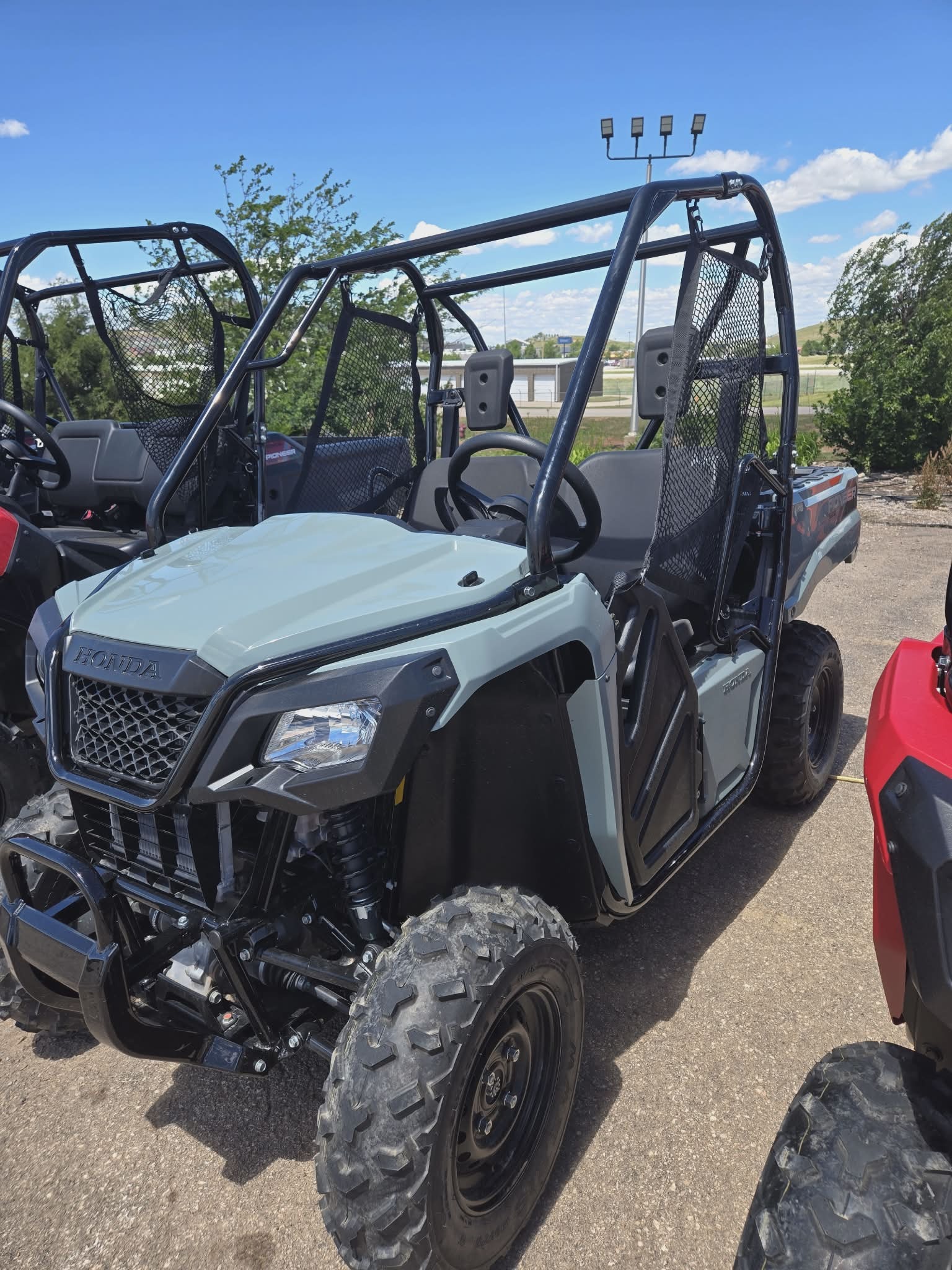 Honda Pioneer 520 Image
