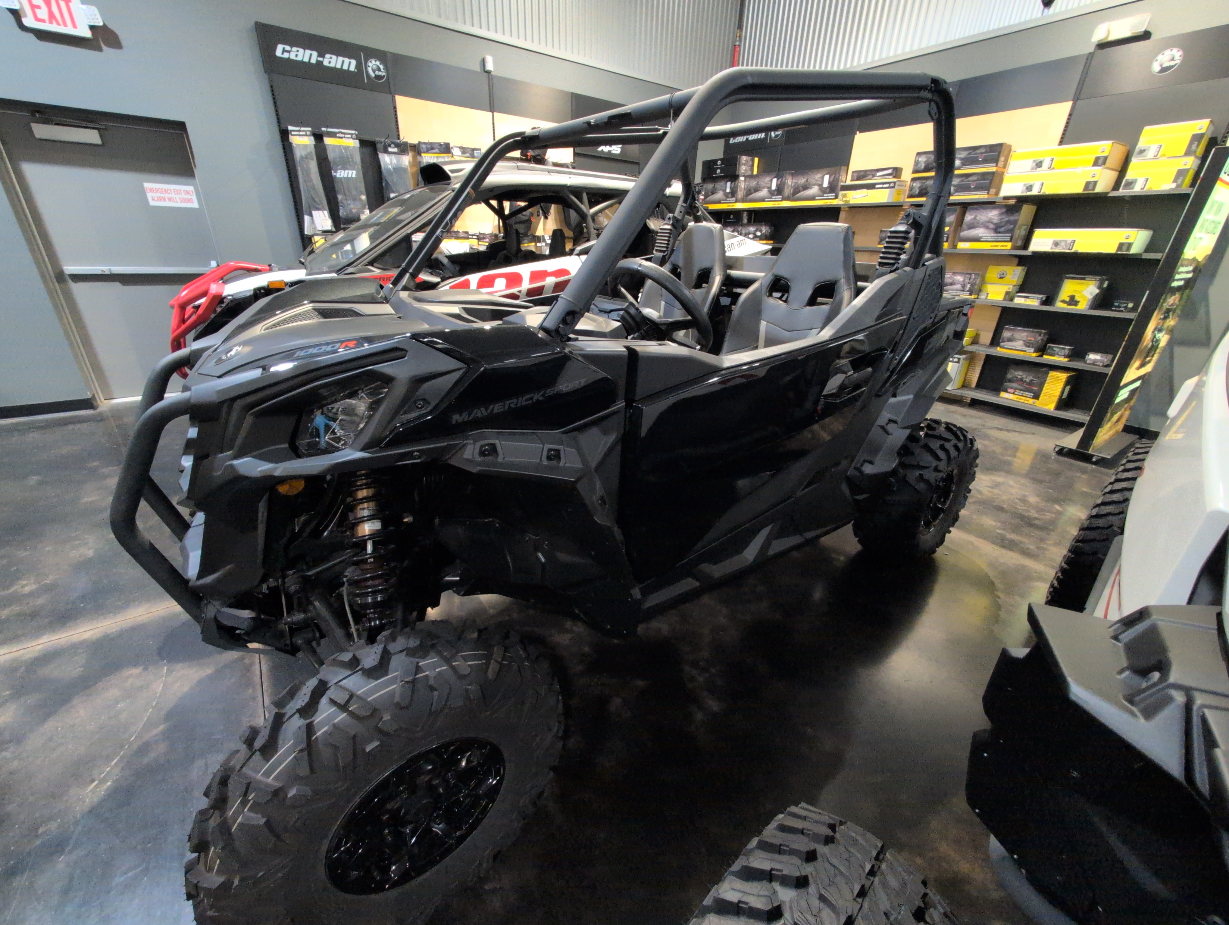 2025 Can-Am™ Maverick Sport DPS 1