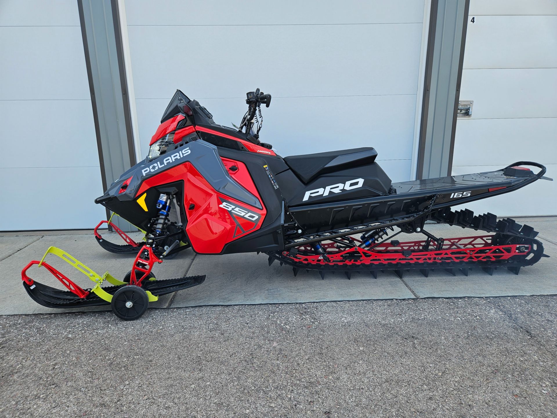 Polaris 850 Pro RMK Slash 165 Image