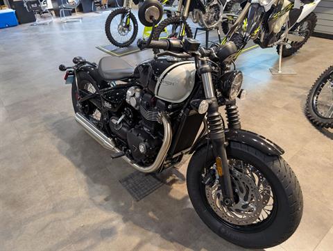 New 2025 Triumph Bonneville Bobber Jet Black / Ash Gray