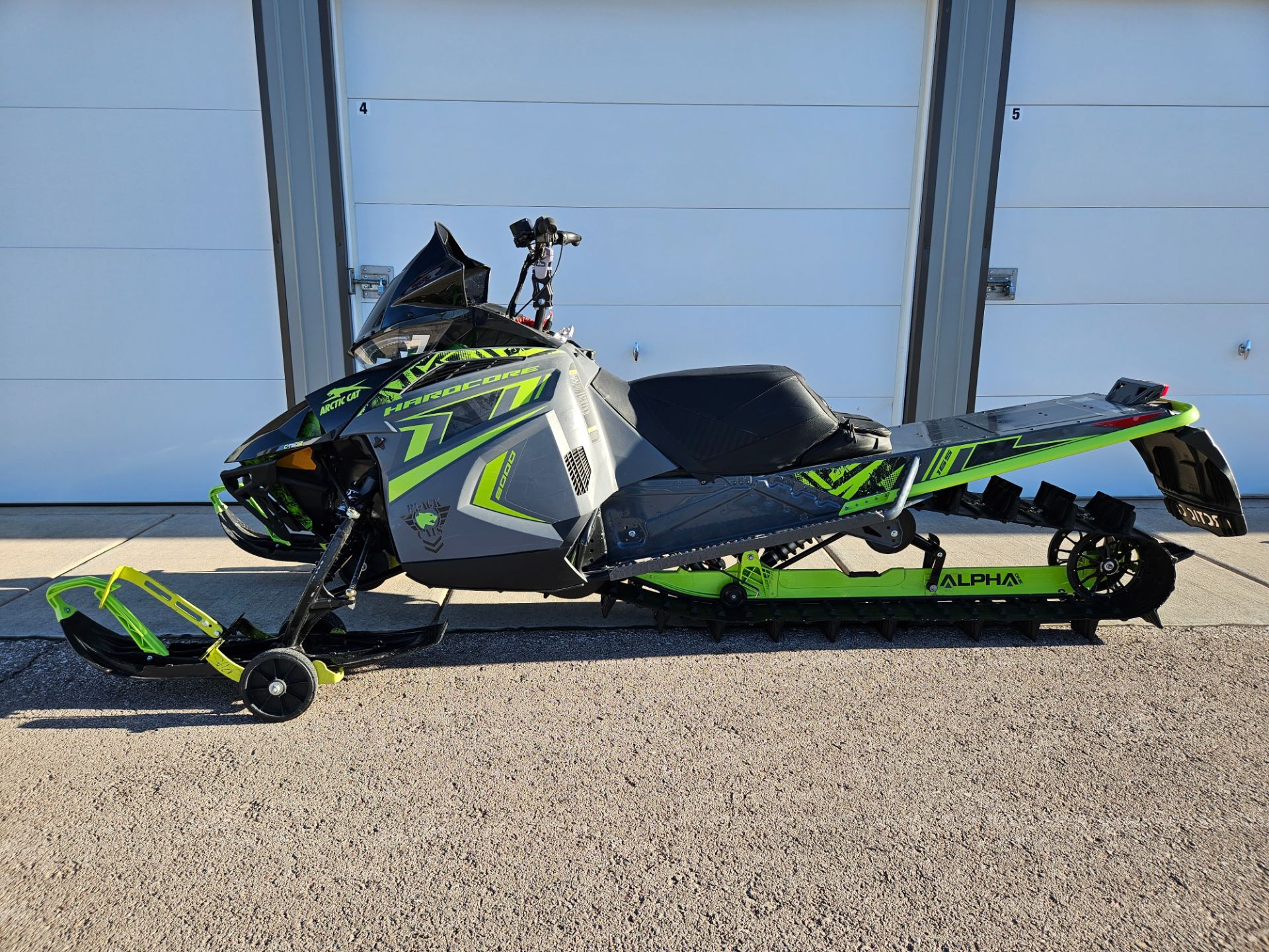 Arctic Cat M 8000 Hardcore Alpha One 165 3 Image