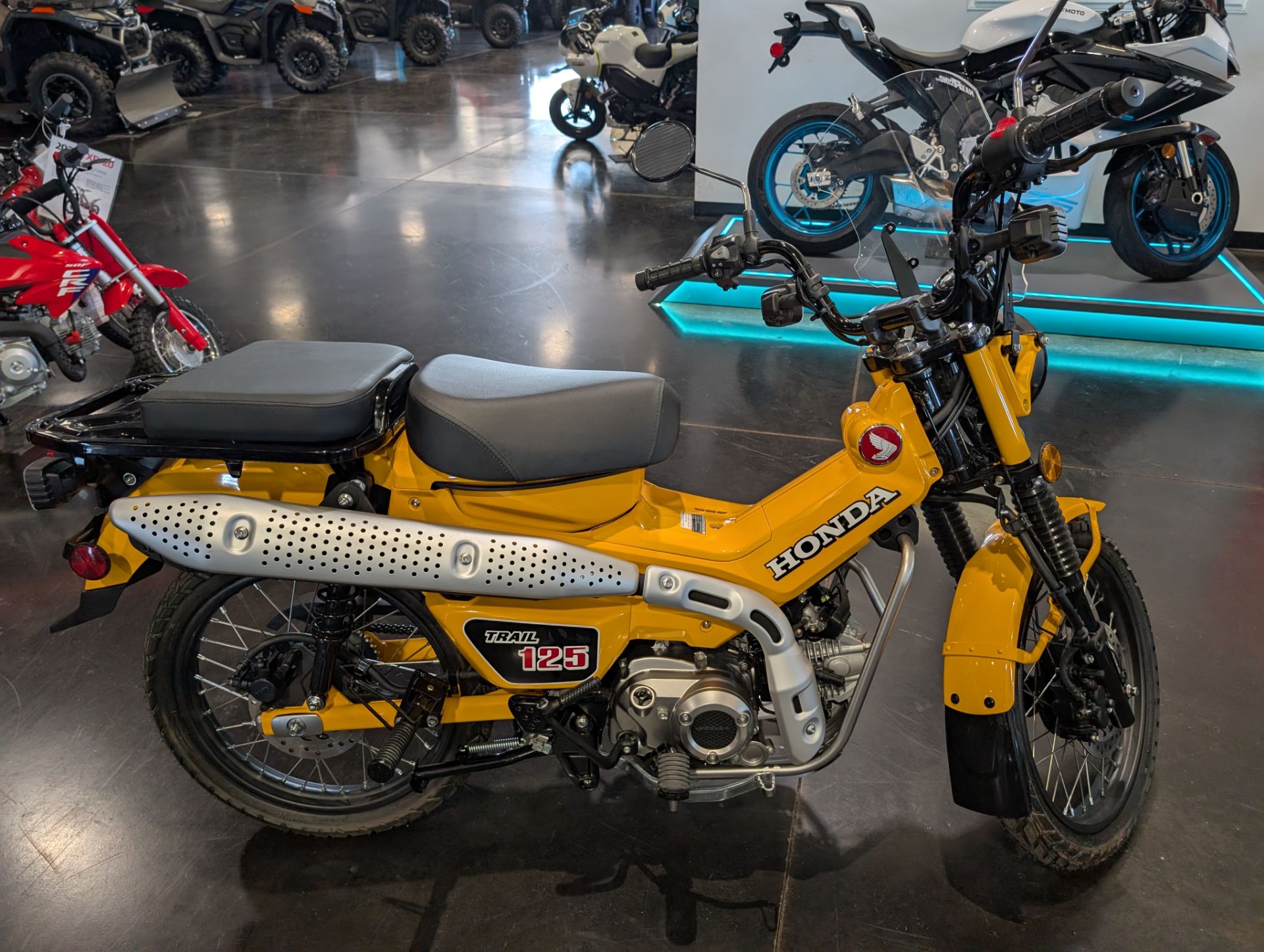 Honda Trail 125 Image