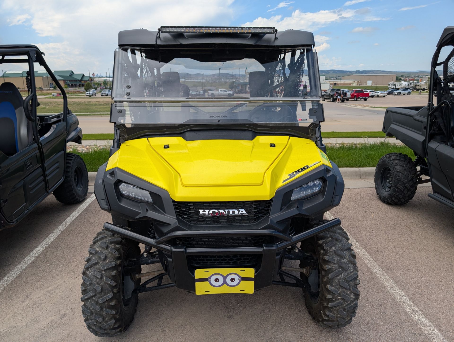 Honda Pioneer 1000-5 Deluxe Image