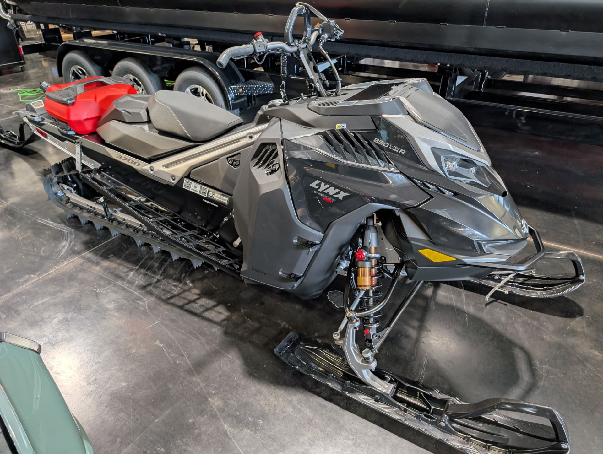 Used 2024 LYNX Shredder RE 3700 850 E-TEC Turbo R PowderMax 2.5