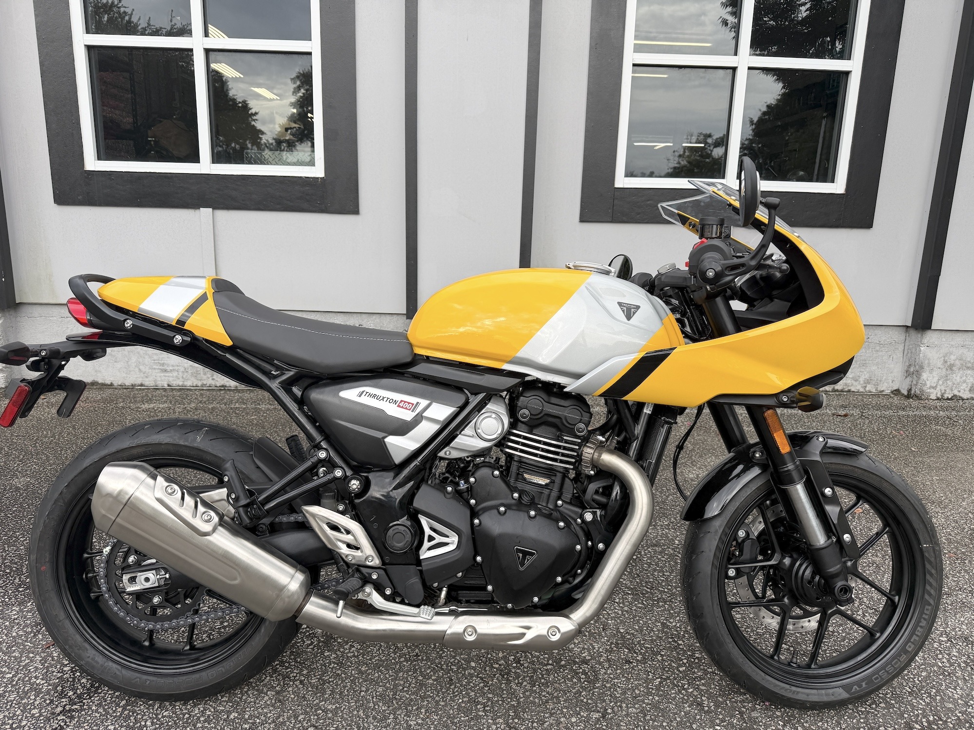 2026 Triumph Thruxton 400