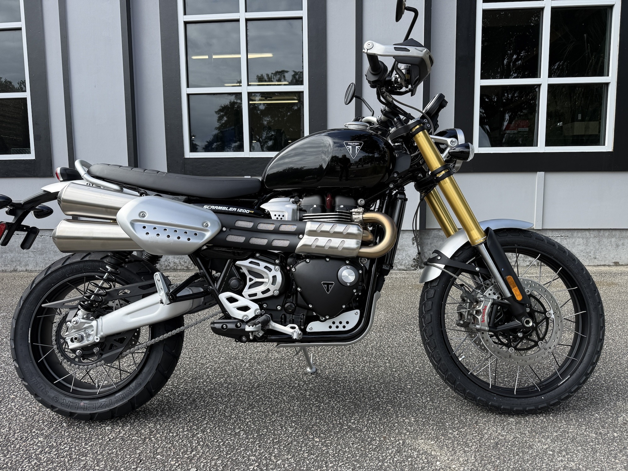 2025 Triumph Scrambler 1200 XE