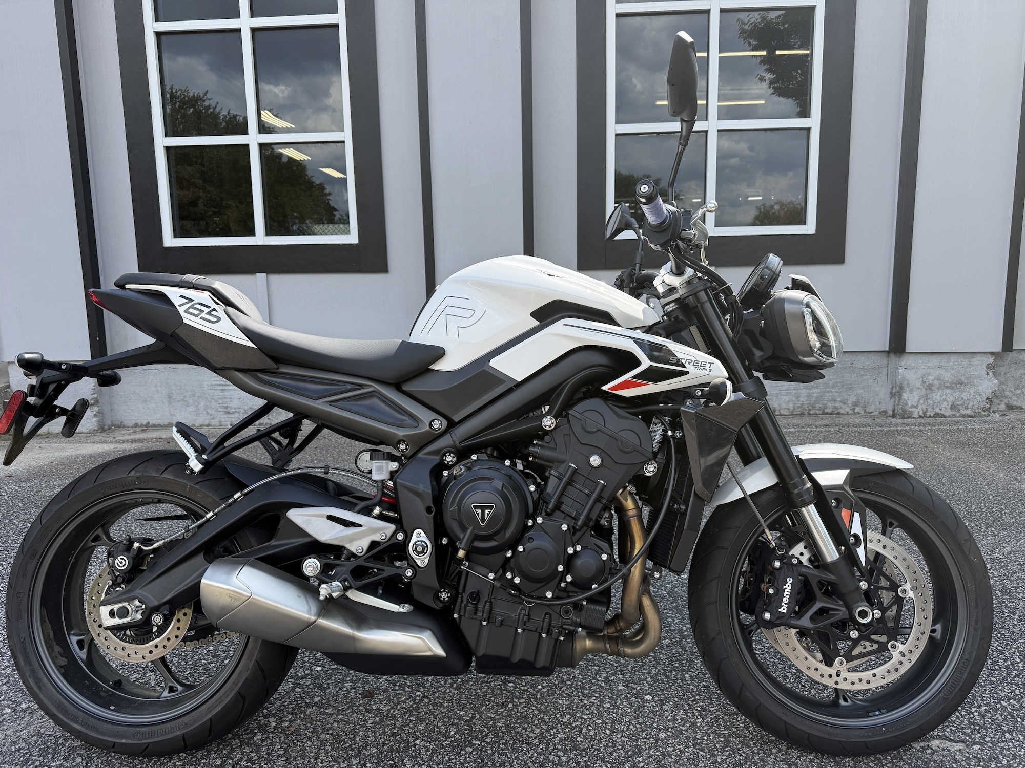 2025 Triumph Street Triple 765 R