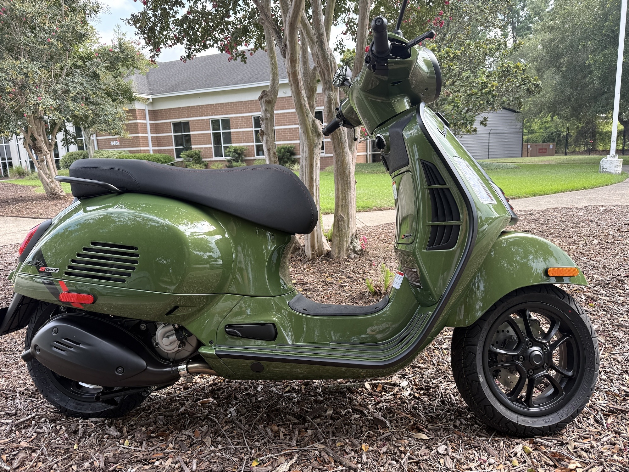 Dalia Vespa 1397(グリーン) New 2027 Vespa GTS 310 SuperSport | Scooters in North Charleston