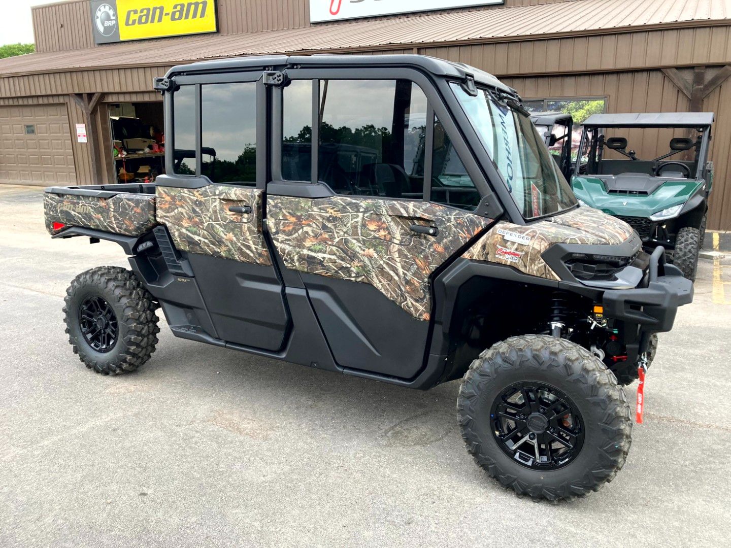 2026 Can-Am™ Defender MAX Limited HD11 3