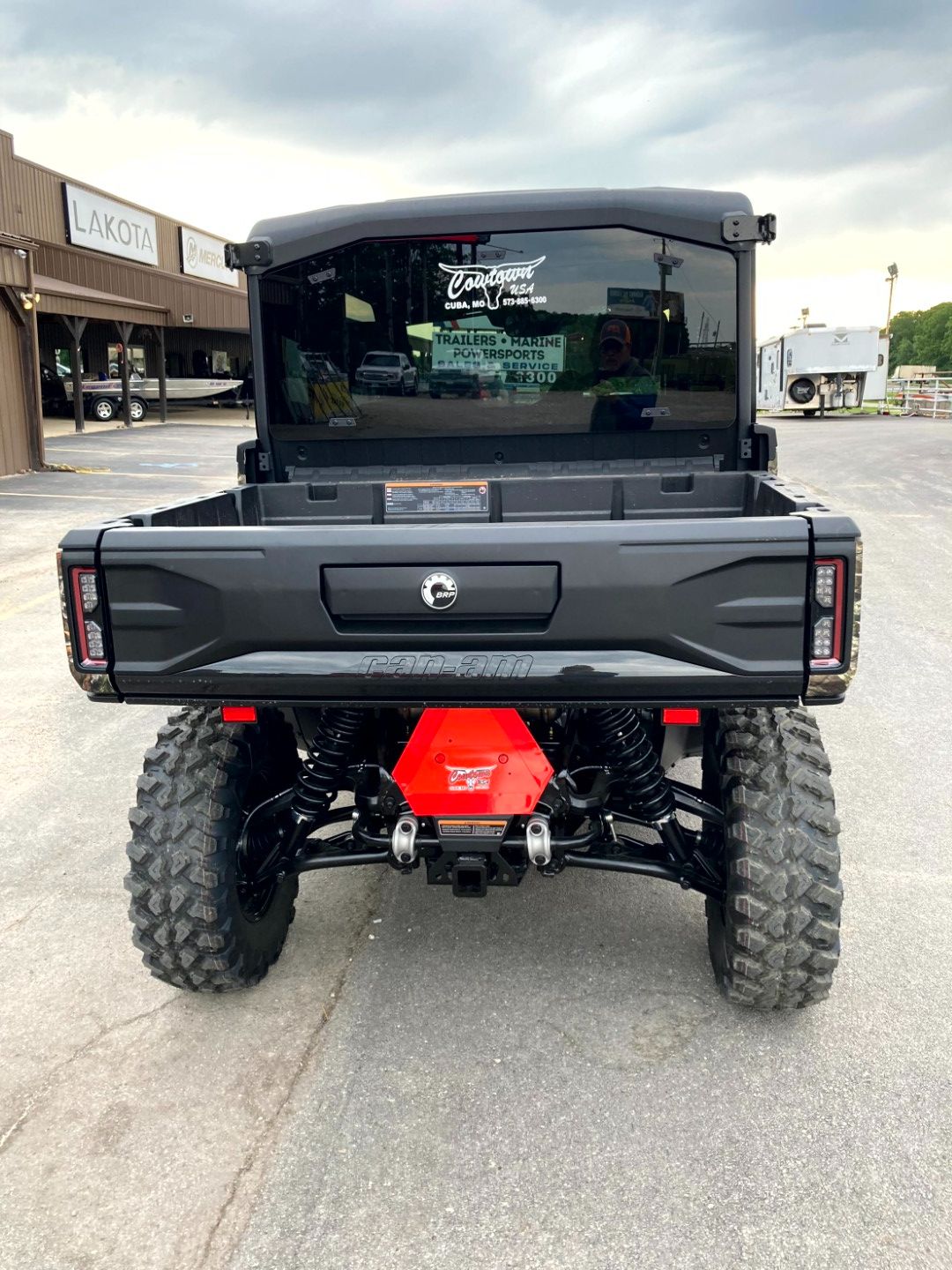 2026 Can-Am™ Defender MAX Limited HD11 4