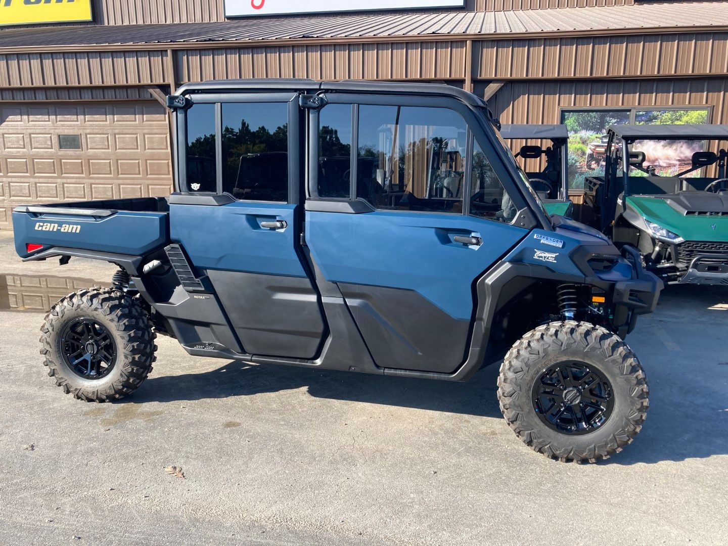 2026 Can-Am™ Defender MAX Limited HD11 3