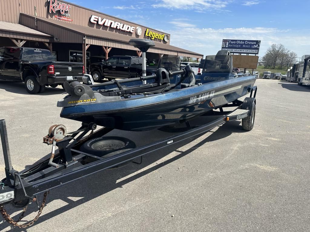 Used 1992 Champion 184 with 175 Johnson Prop Engine, Cuba MO