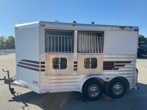2004 4 Star Two-Horse Bumper Pull Trailer with Telescoping Divider — photo 1 of 8