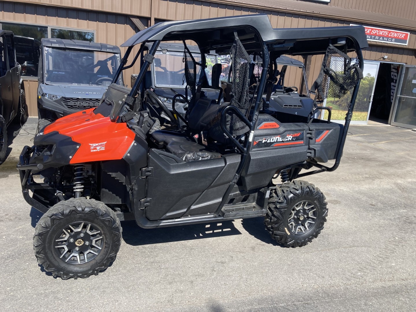 2018 Honda Pioneer 700-4 Deluxe 2