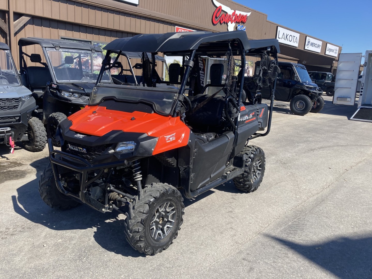 2018 Honda Pioneer 700-4 Deluxe 1