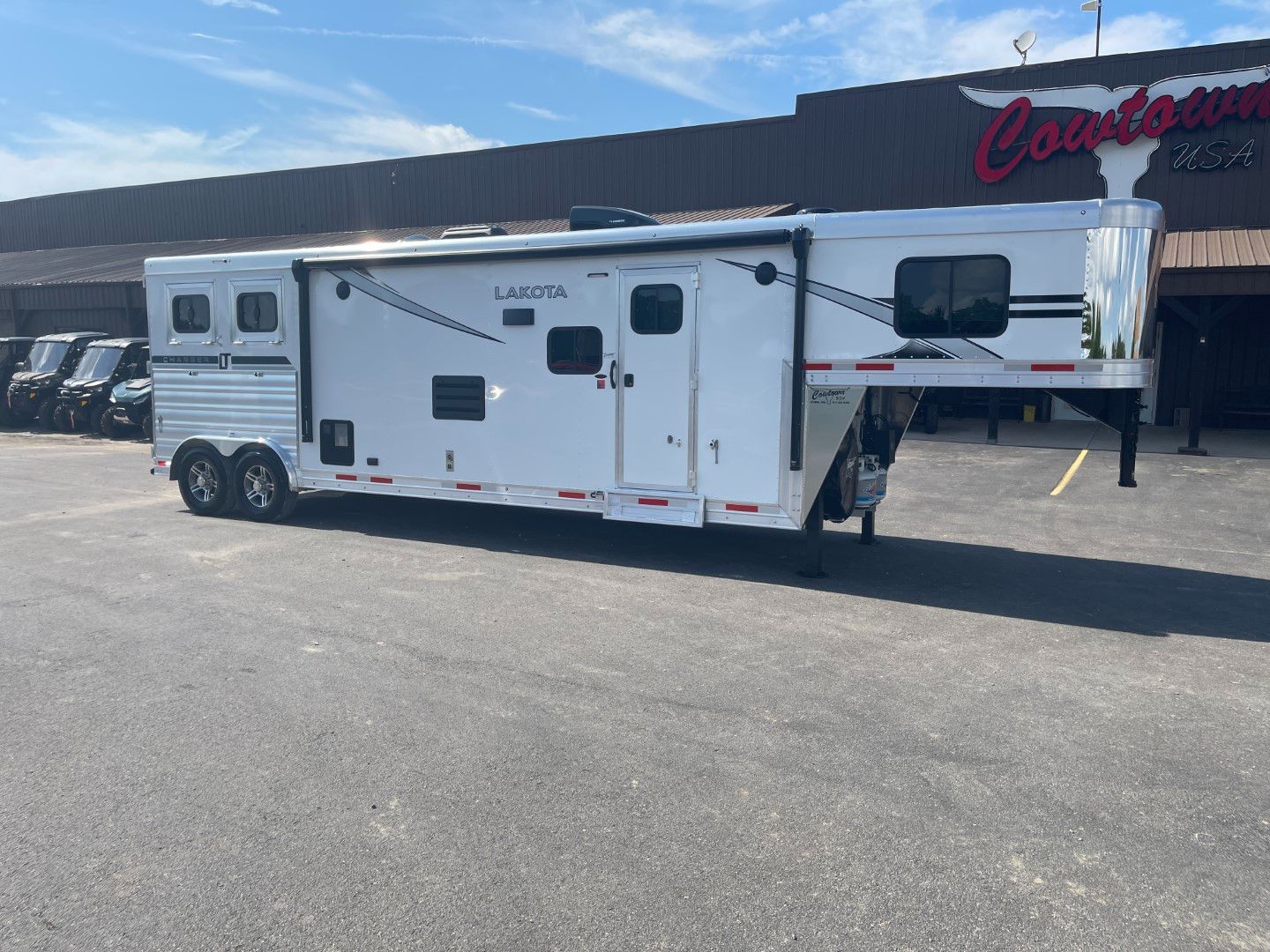 New 2026 Lakota Trailers 8213 TwoHorse LQ Trailer, Cuba MO Specs