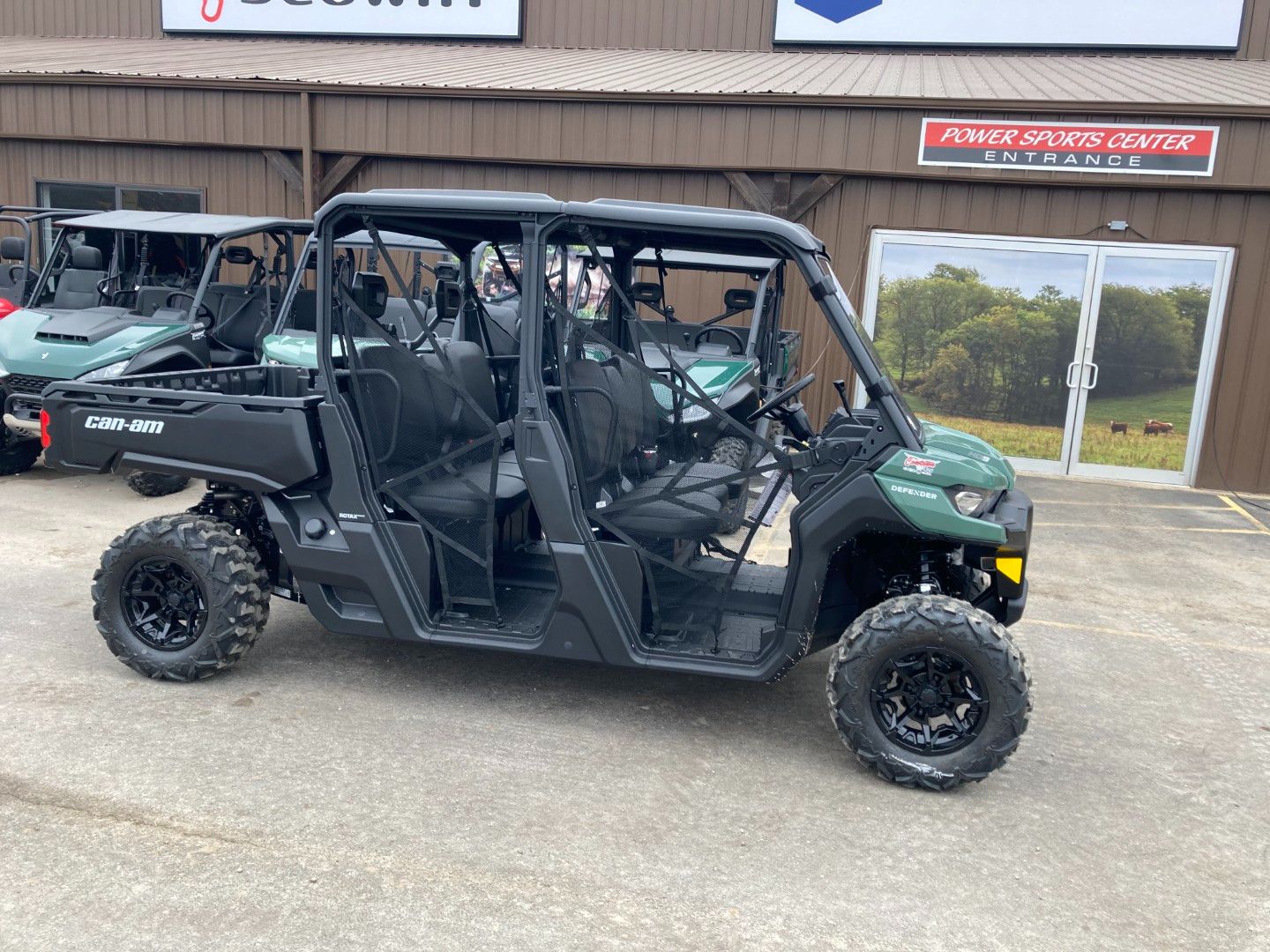2026 Can-Am™ Defender MAX DPS HD9 6