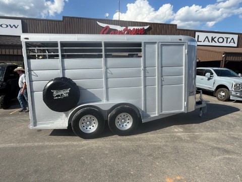 2027 Calico Three Horse 16' Bumper Pull Trailer — photo 1 of 8