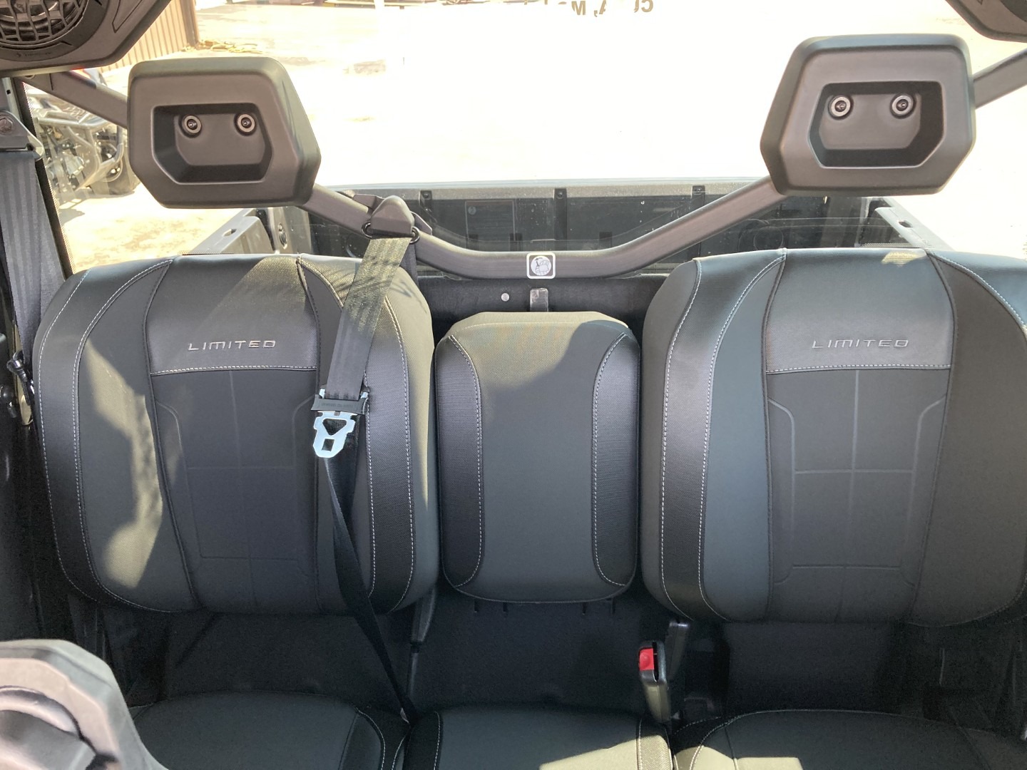 2027 Can-Am™ Defender MAX Limited HD11 6