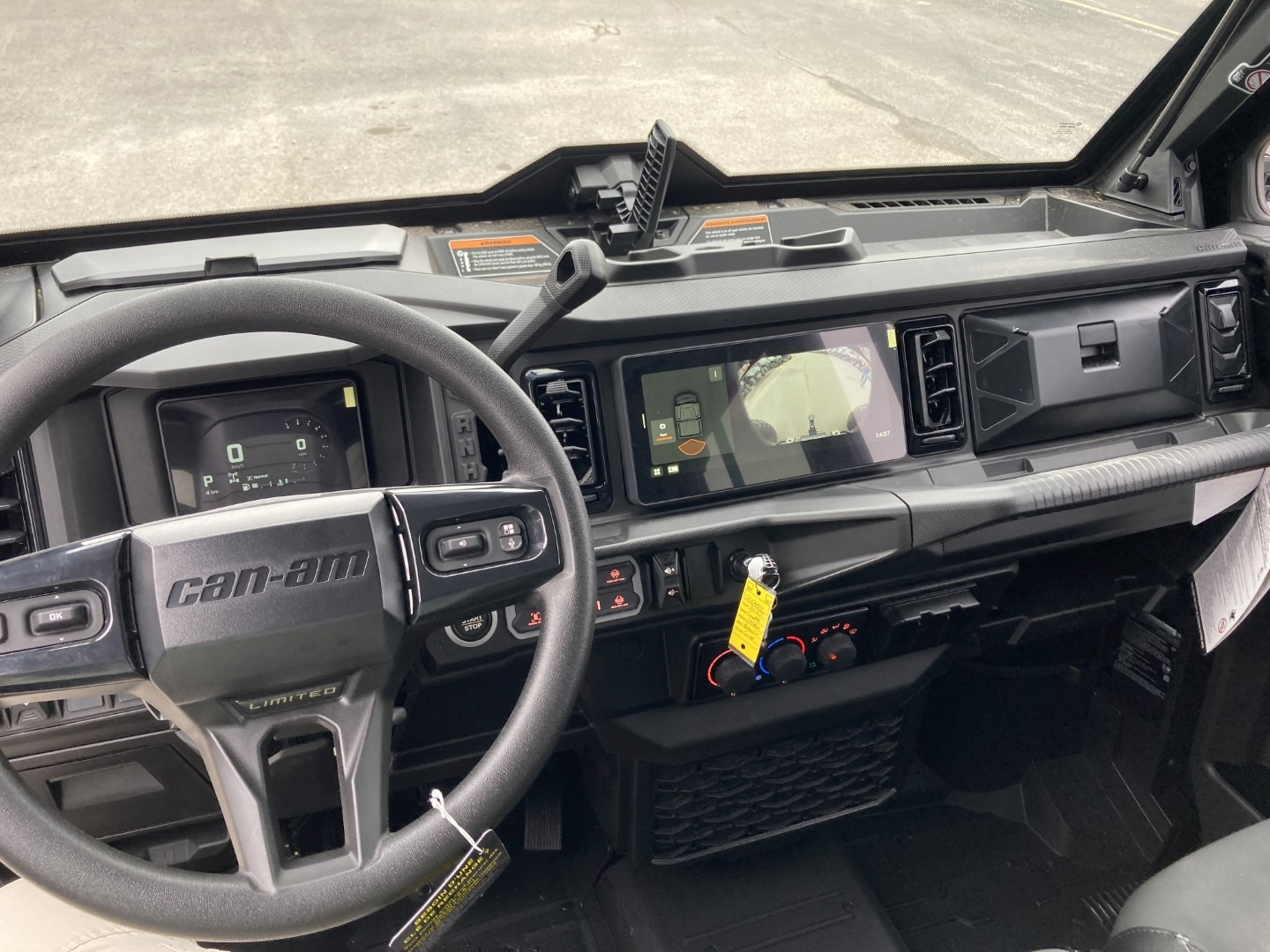 2027 Can-Am™ Defender XU MAX Limited HD11 7