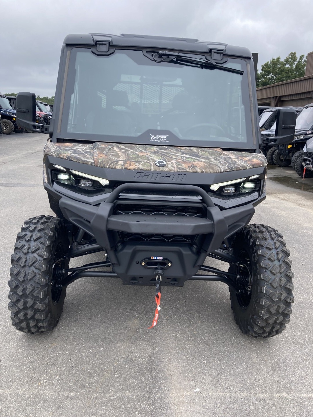 2027 Can-Am™ Defender XU MAX Limited HD11 10