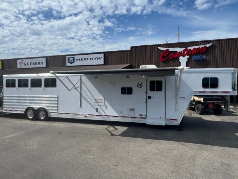 2015 Featherlite 8418 Sierra Conversions Living Quarters Four Horse Trailer — photo 1 of 17