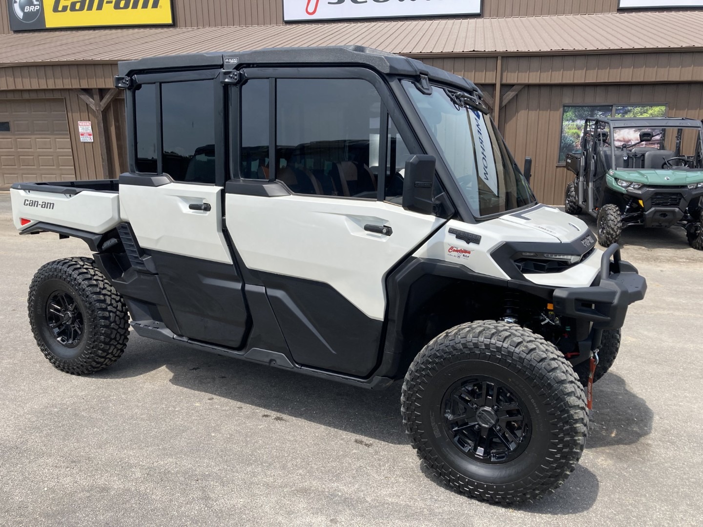 2026 Can-Am™ Defender MAX Lone Star CAB HD11 1