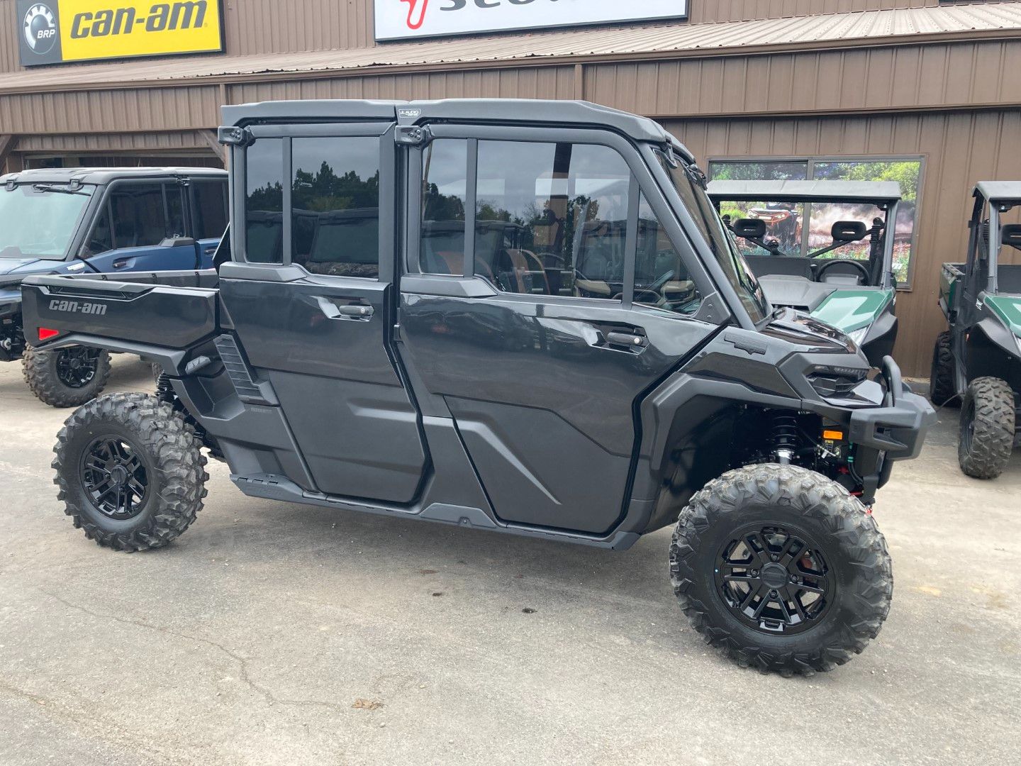 2026 Can-Am™ Defender MAX Lone Star CAB HD11 3