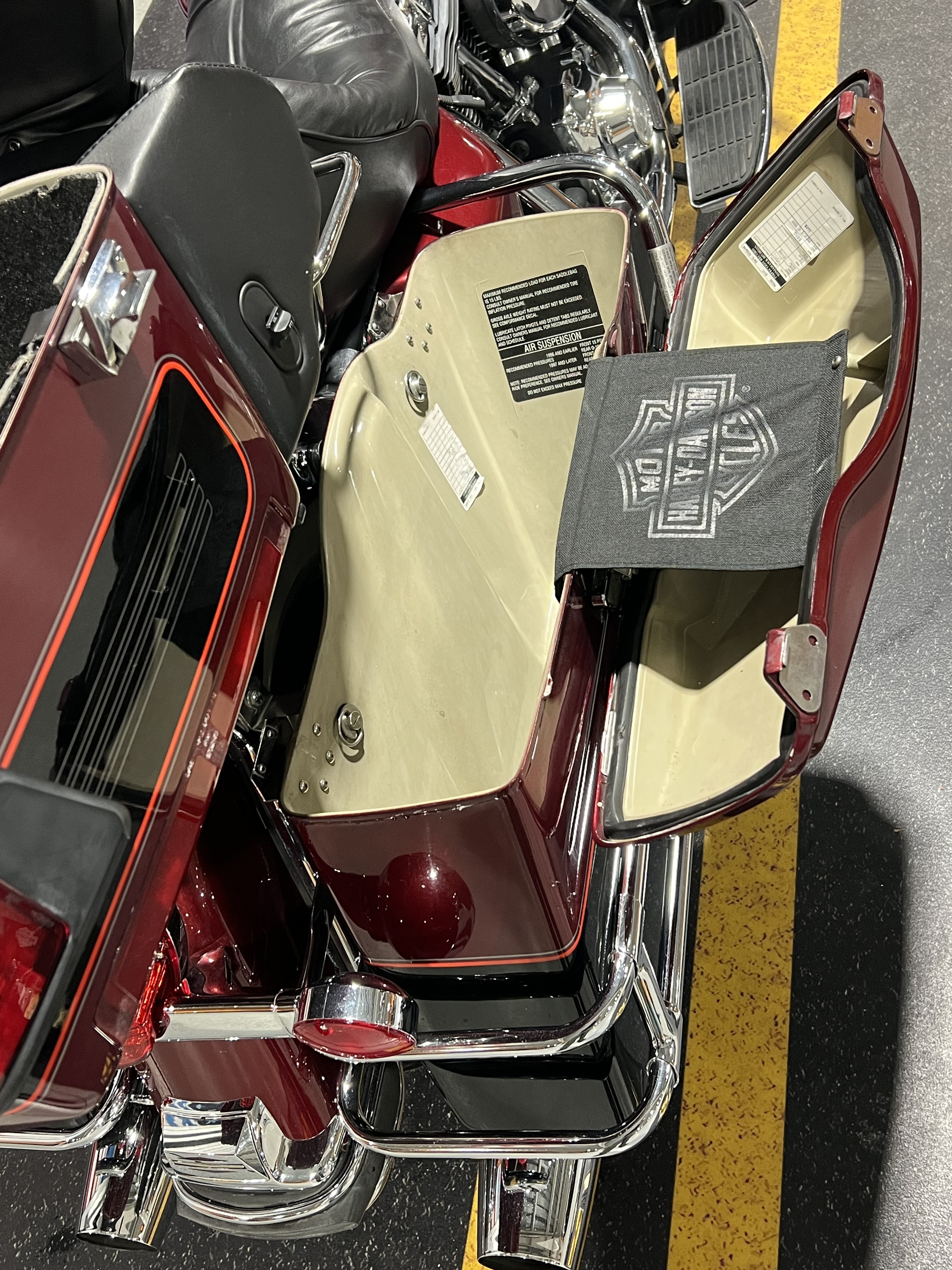 2000 Harley-Davidson FLHTCUI Ultra Classic® Electra Glide® 4