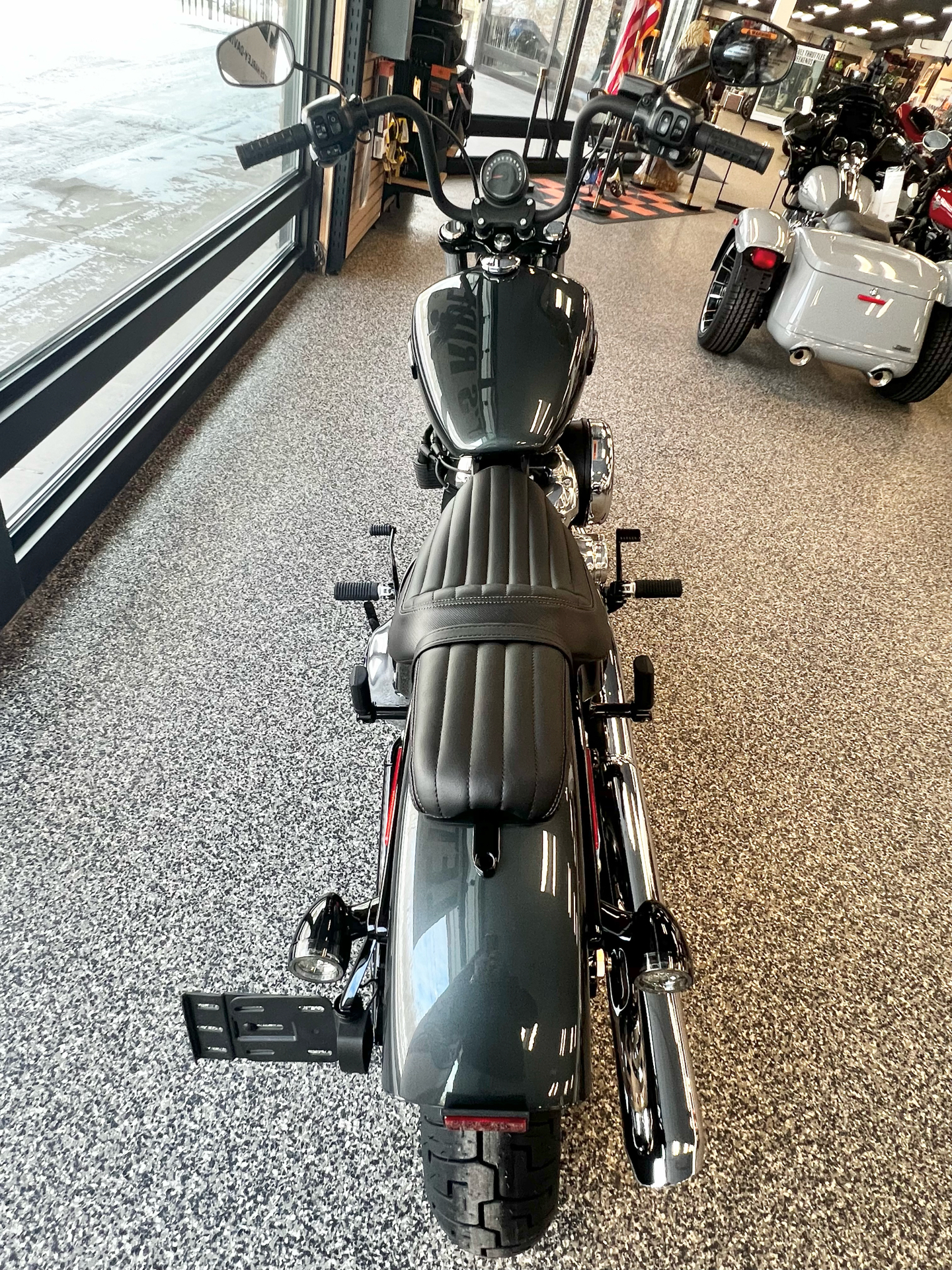 street bobオープンロード 7 1/2 黒　60cm 2022 Harley-Davidson® Street Bob® 114 FXBBS | Rockstar