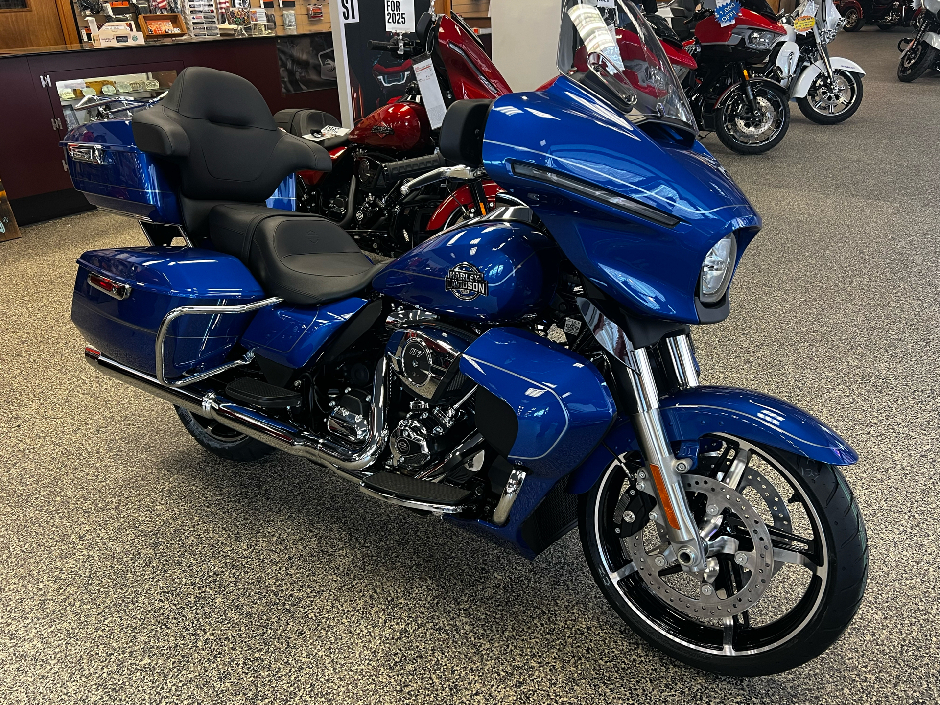 New 2025 Harley-Davidson Street Glide® Ultra Motorcycle - Specs