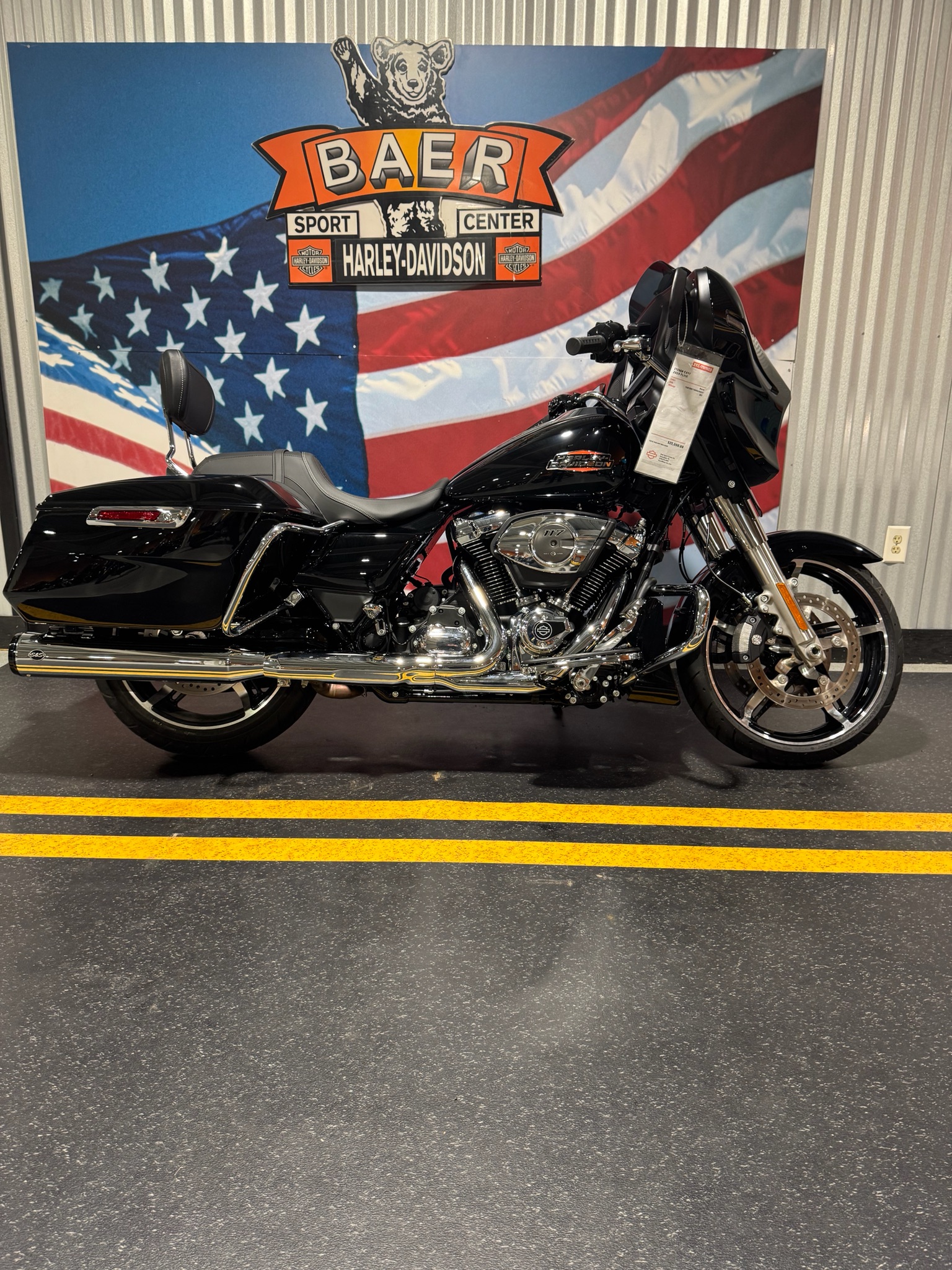 2024 Harley-Davidson Street Glide® 1