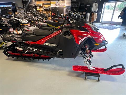 New 2026 LYNX Shredder RE 3700 850 E-TEC Turbo R PowderMax SHOT w