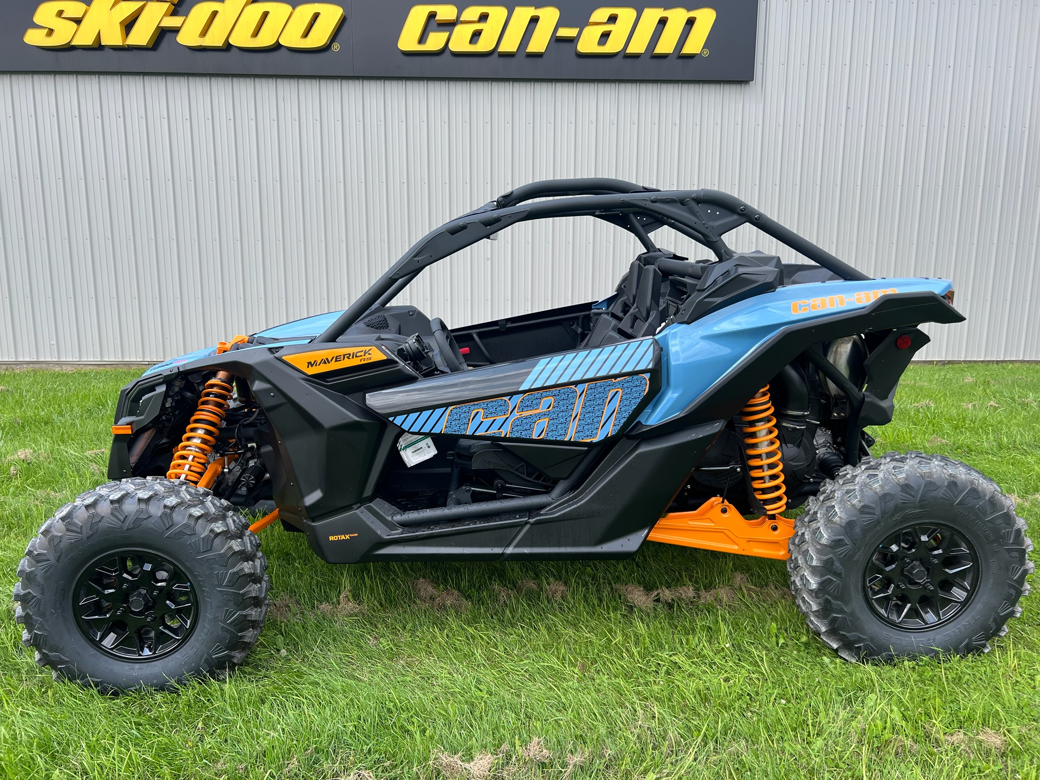 2026 Can-Am™ Maverick X3 RS TURBO RR 1