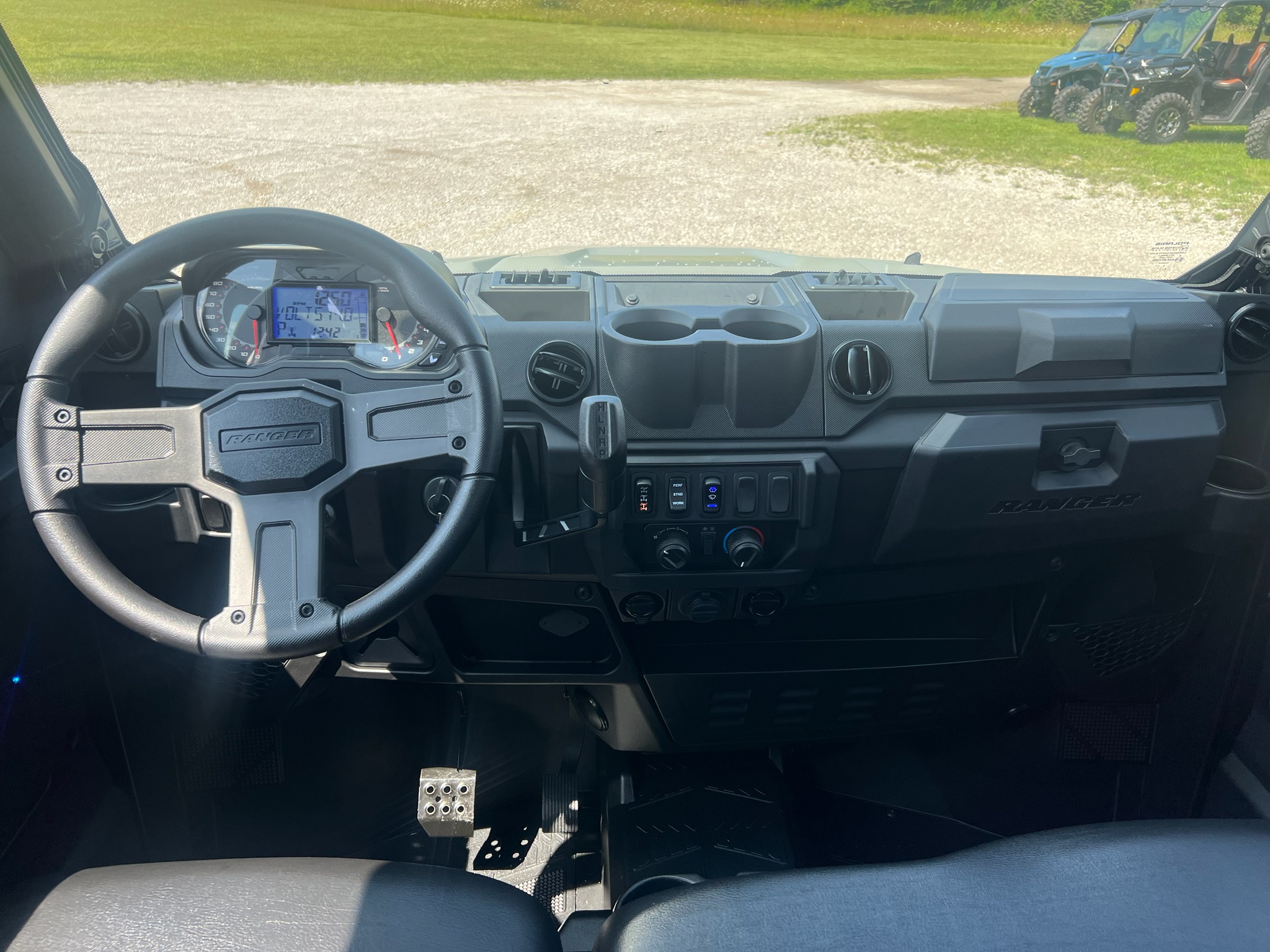 2027 Polaris Ranger Crew XP 1000 Cab 5
