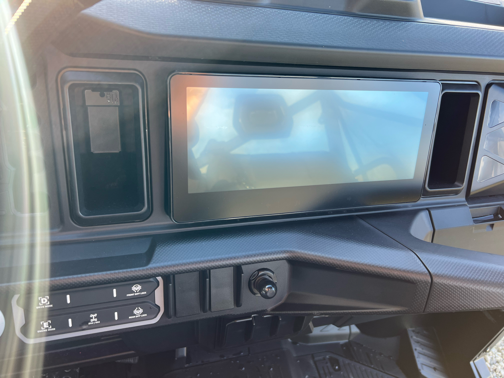 2026 Can-Am™ Defender XT HD11 with 10.25 in. touchscreen displa 8