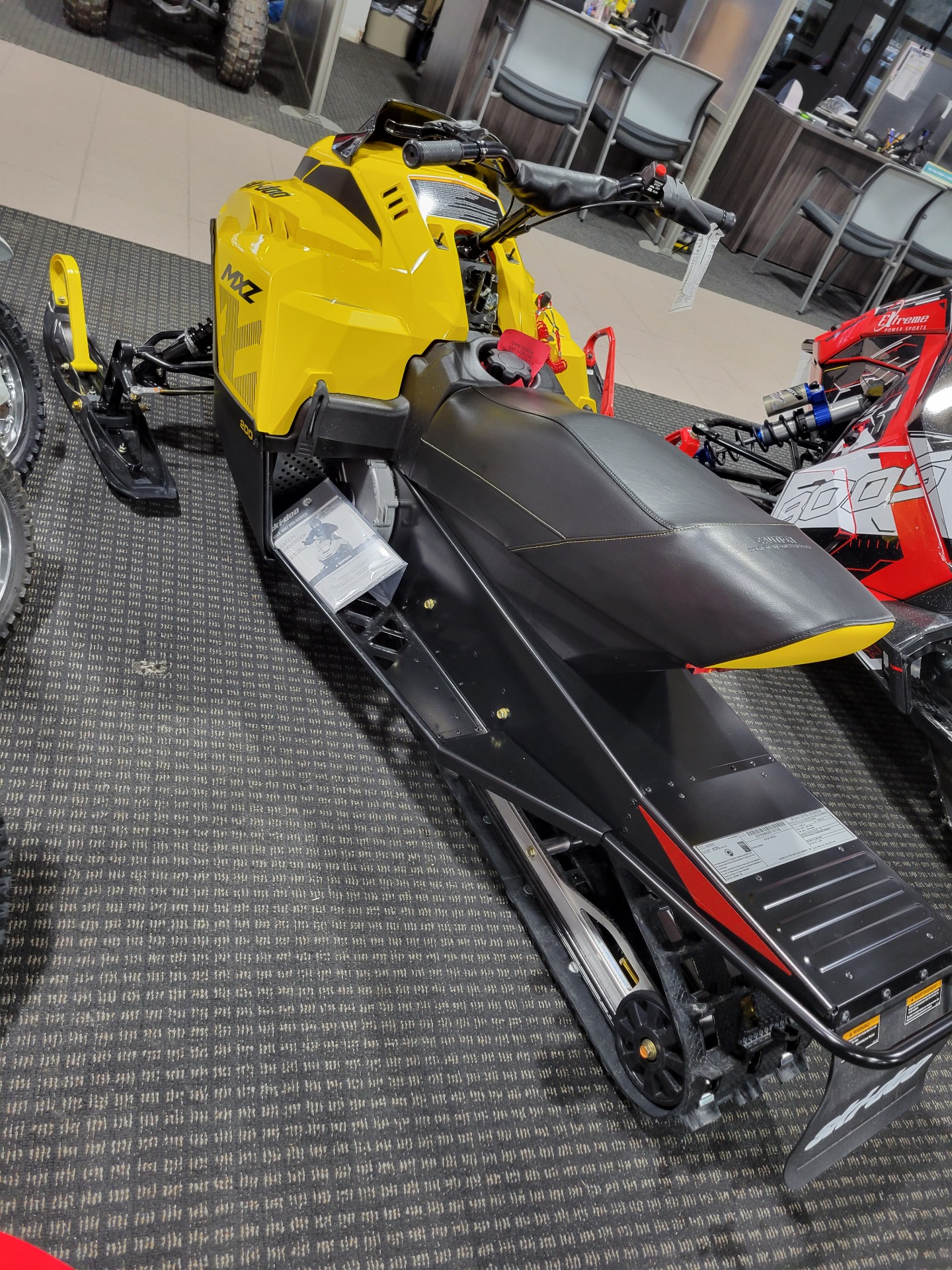 2024 Ski-Doo MXZ 200 ES Cobra 1.0 3