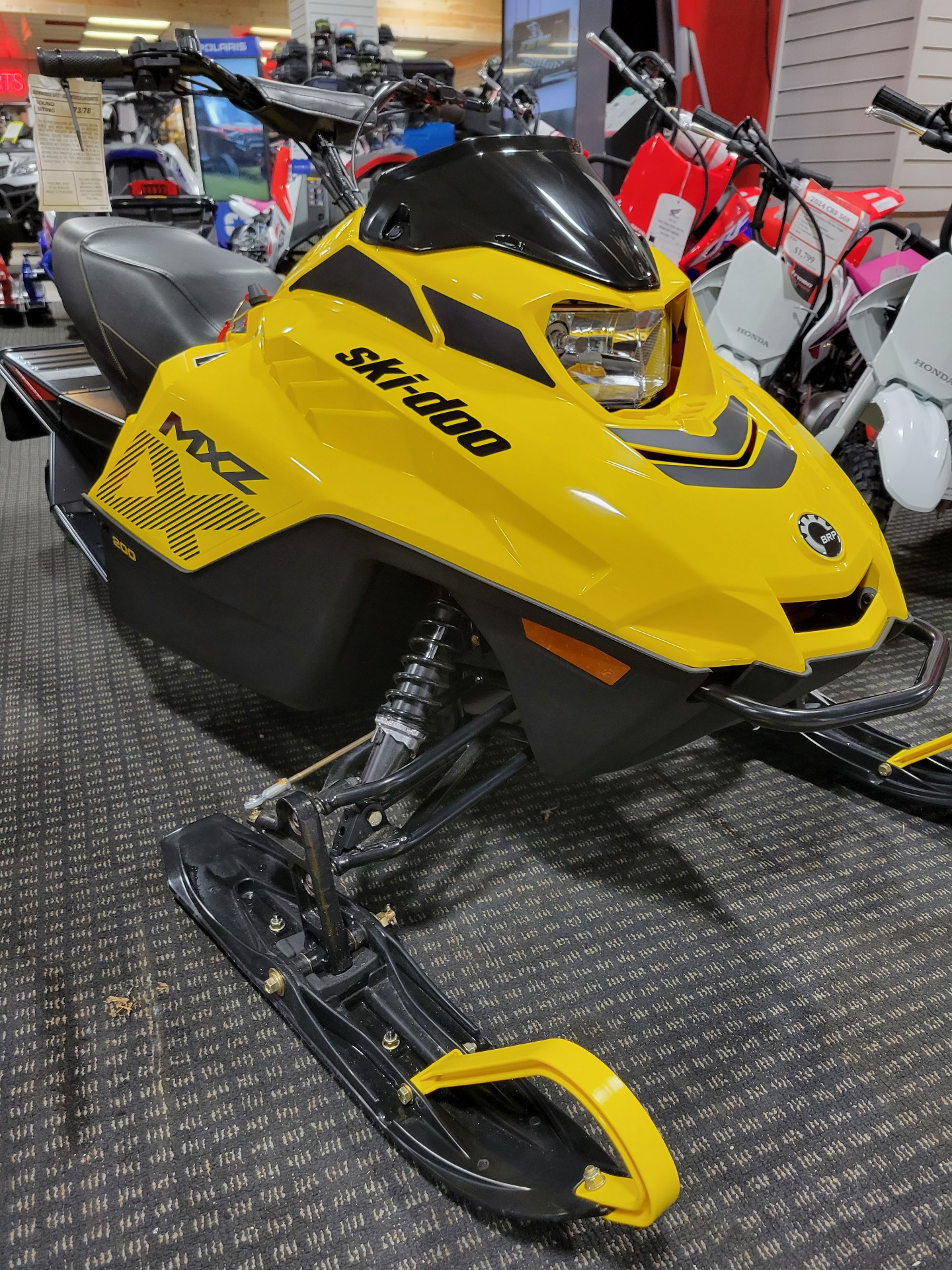 2024 Ski-Doo MXZ 200 ES Cobra 1.0 1