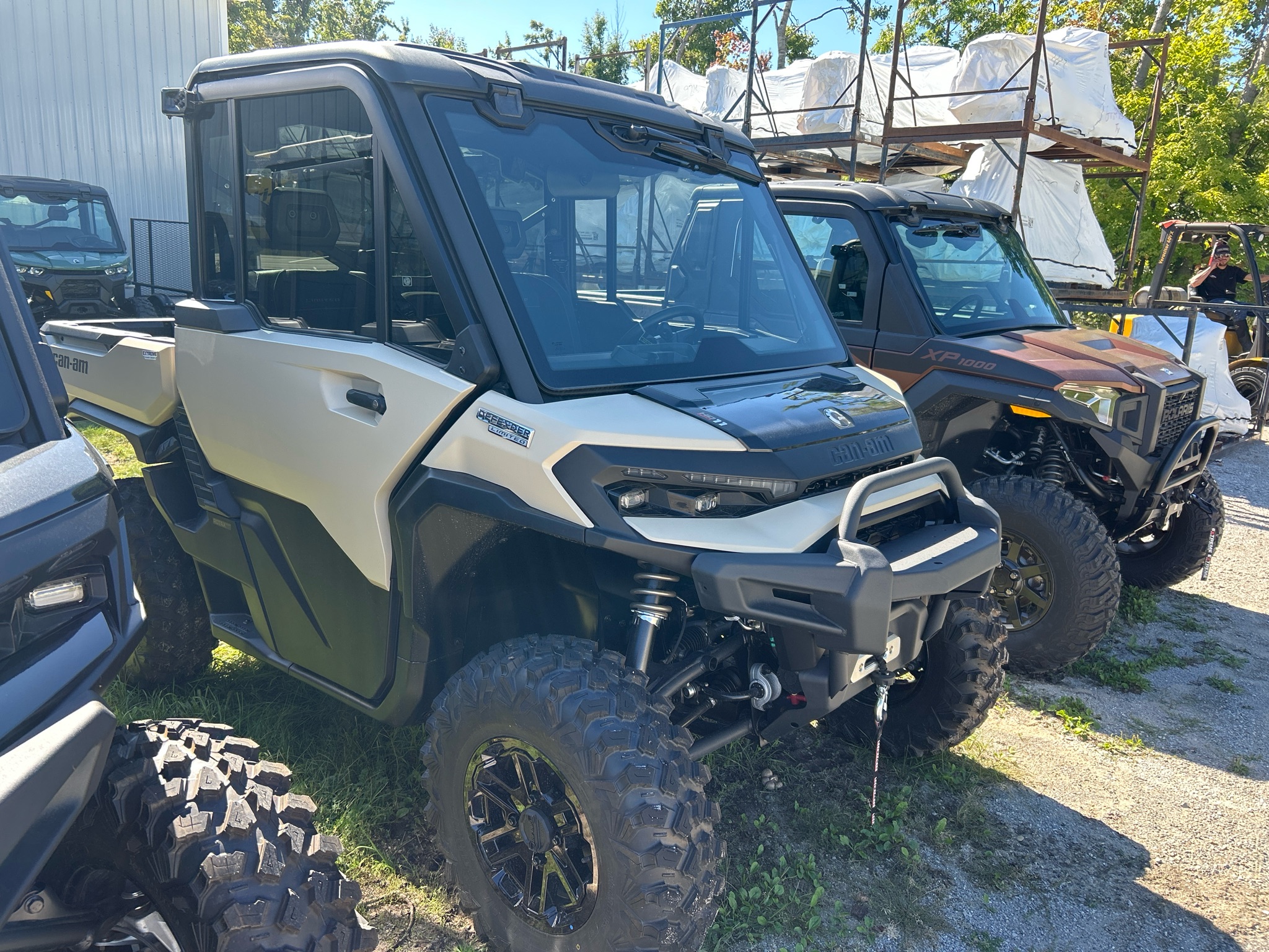2026 Can-Am™ Defender Limited HD11 1