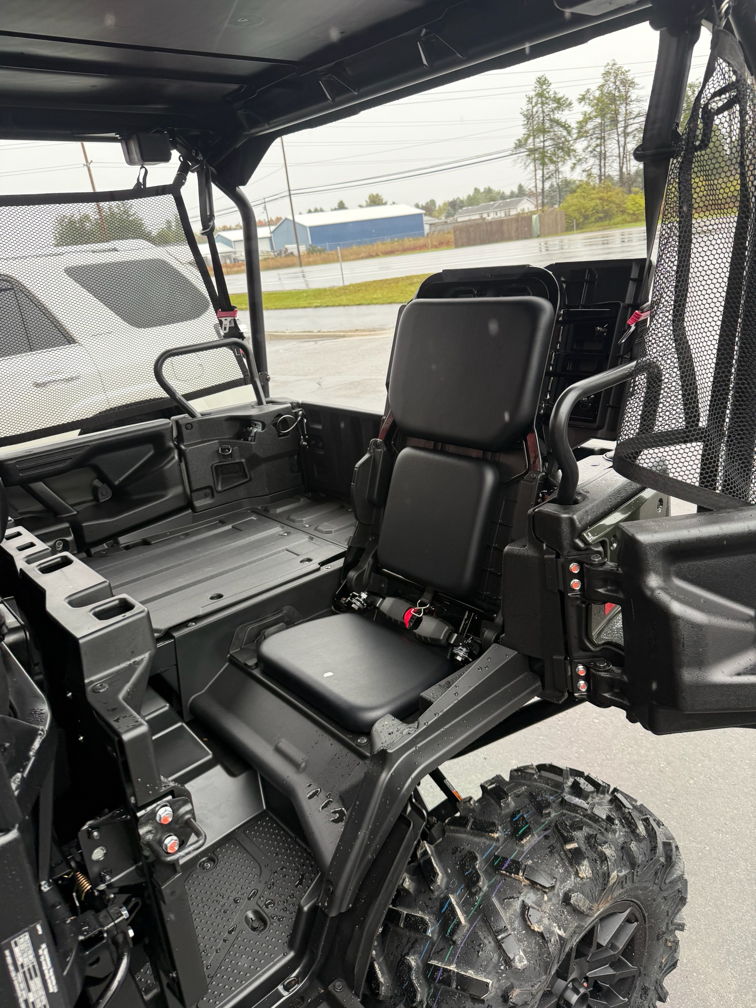 2026 Honda Pioneer 1000-5 Deluxe 3
