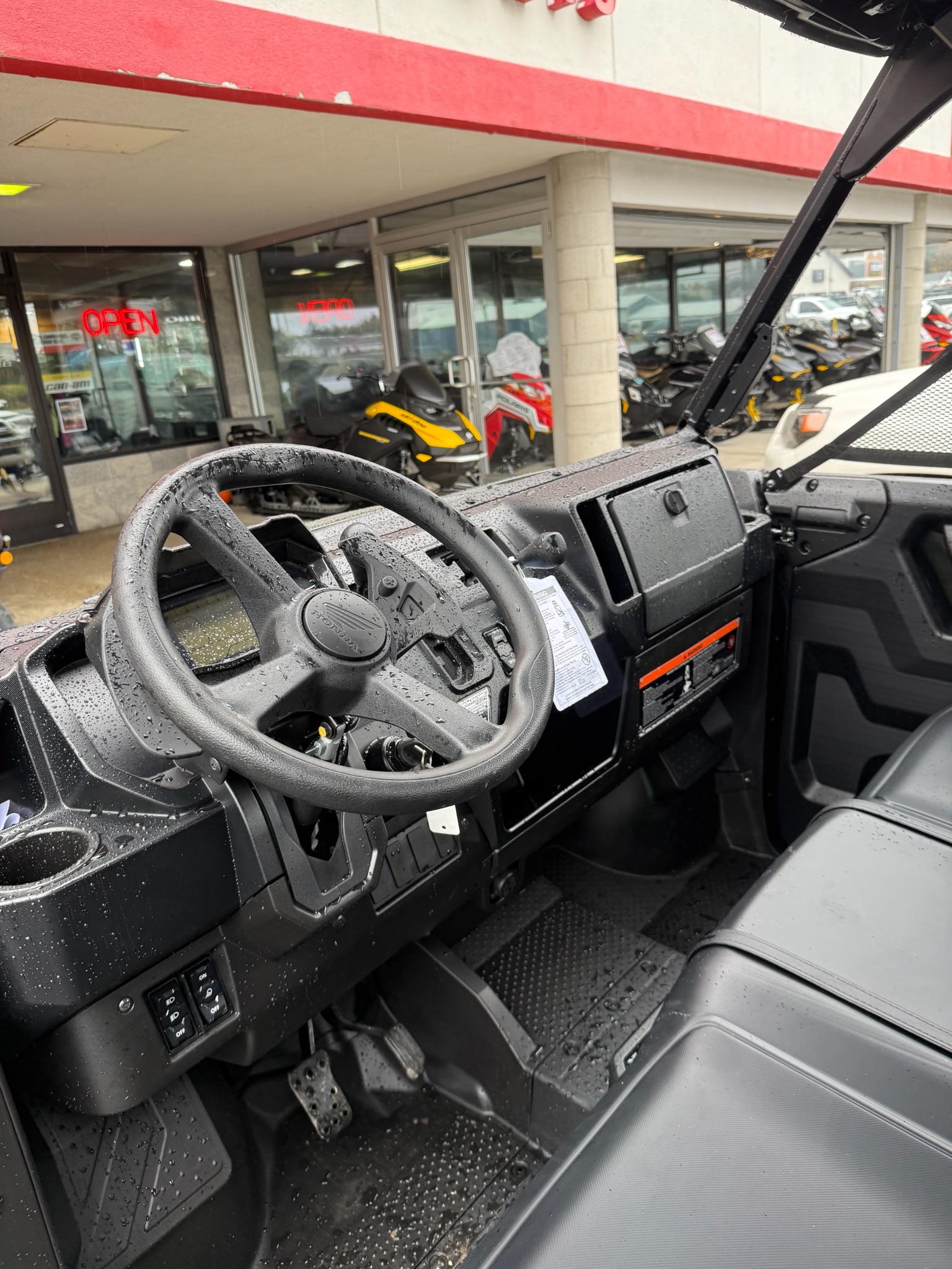 2026 Honda Pioneer 1000-5 Deluxe 4