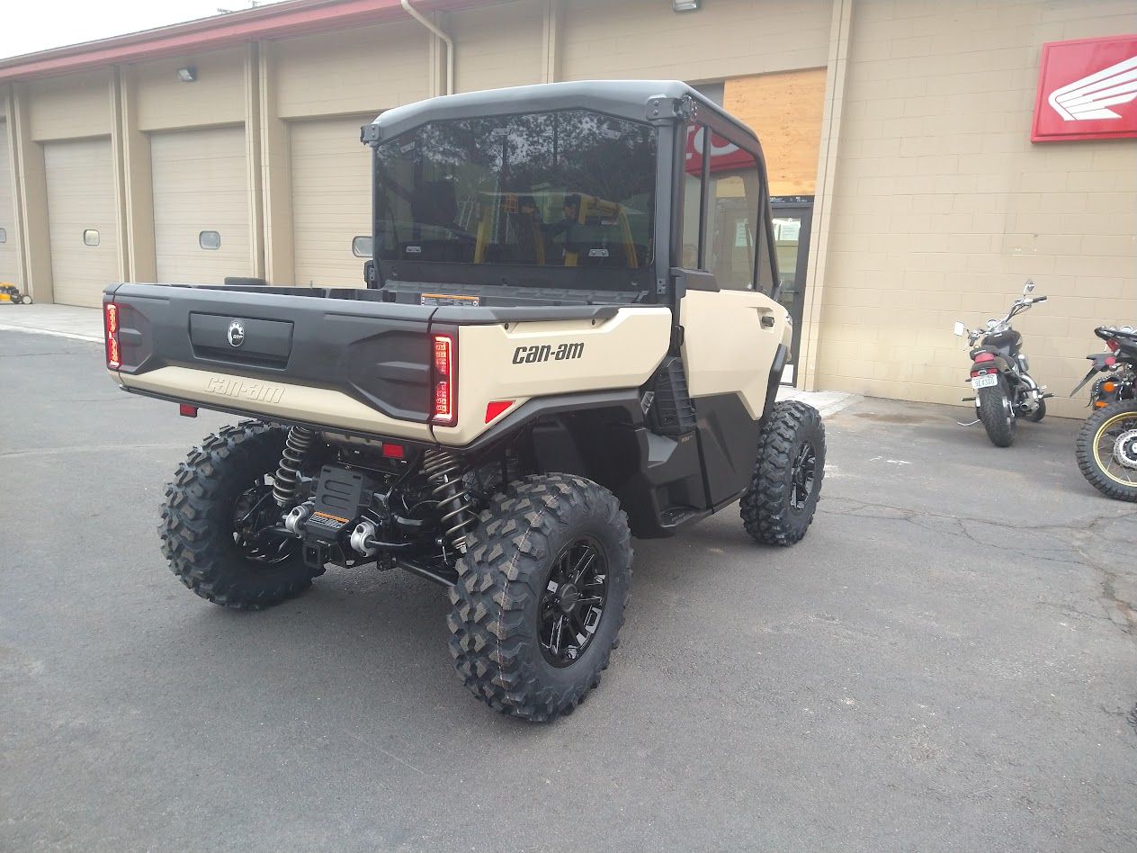 2026 Can-Am™ Defender Limited HD11 3